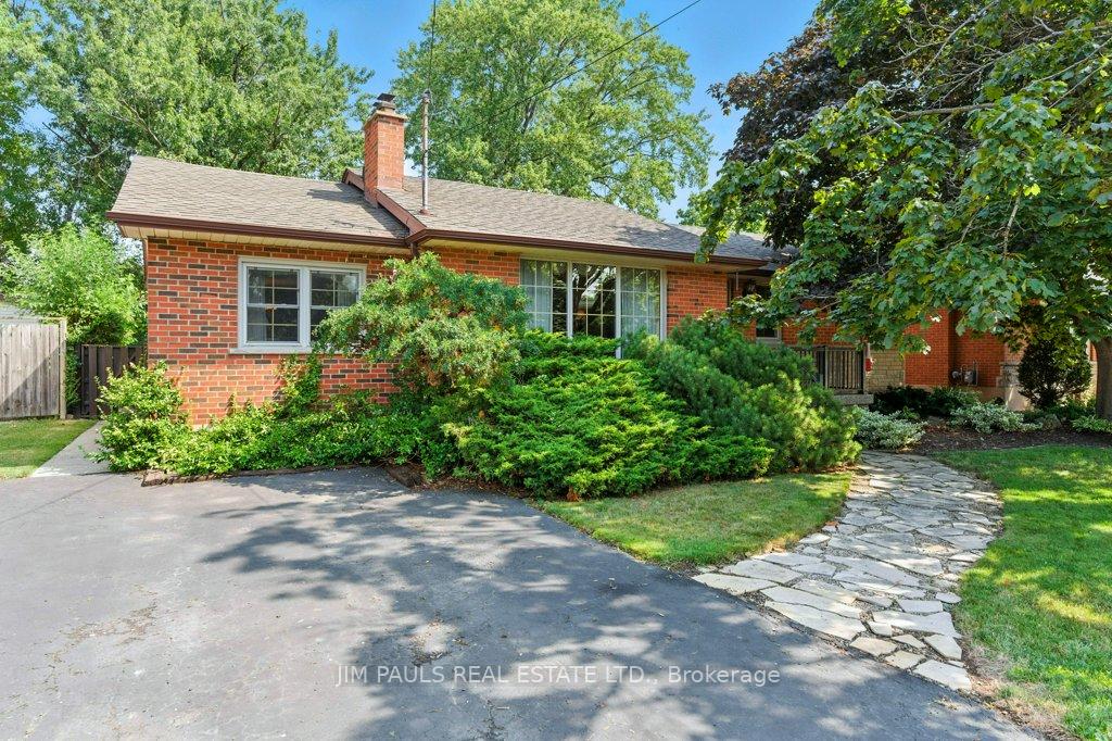 Photo 6 of 207 Broker Drive, Hamilton, Huntington — HOMEH