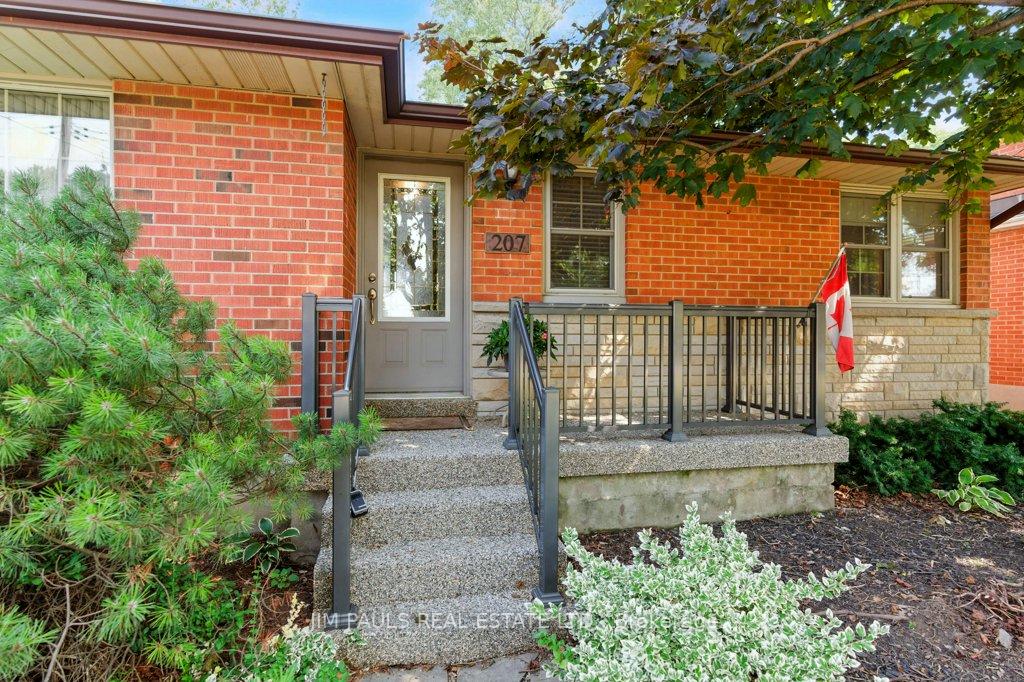 Photo 7 of 207 Broker Drive, Hamilton, Huntington — HOMEH