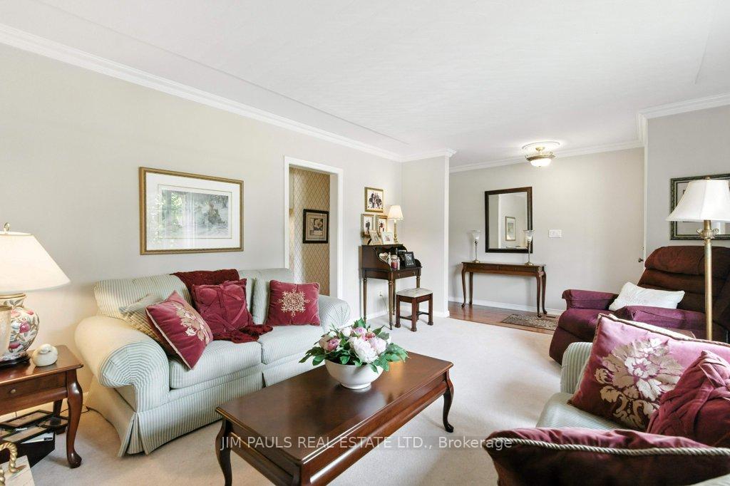Photo 11 of 207 Broker Drive, Hamilton, Huntington — HOMEH