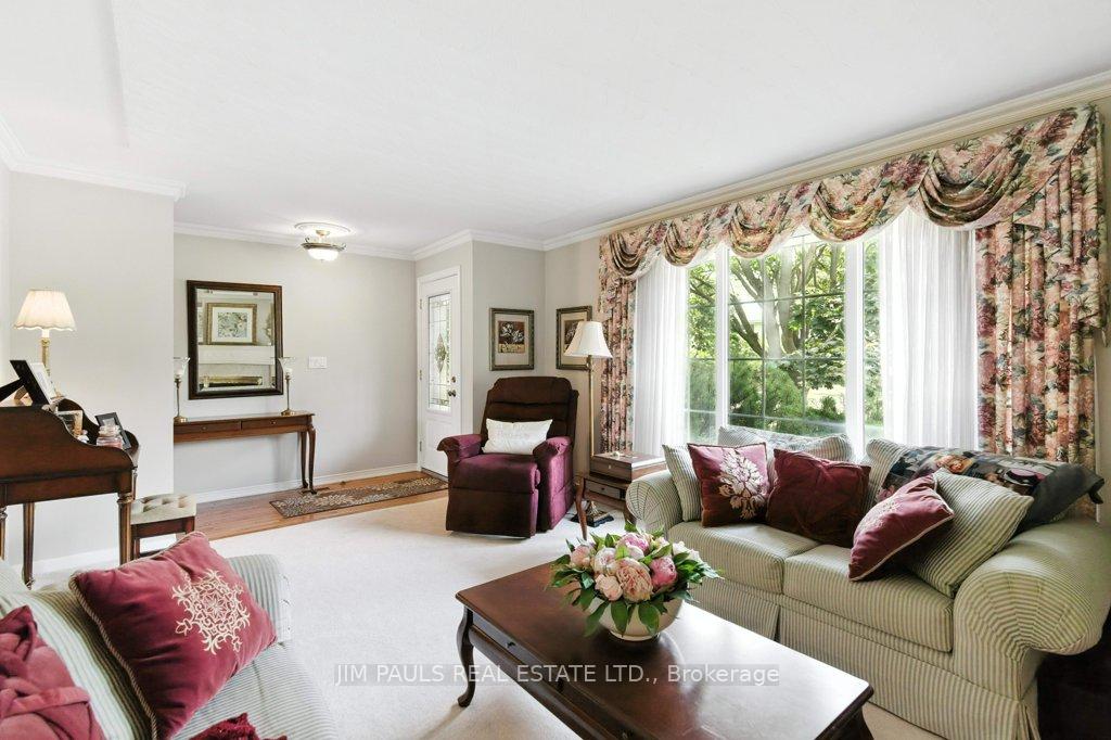 Photo 12 of 207 Broker Drive, Hamilton, Huntington — HOMEH