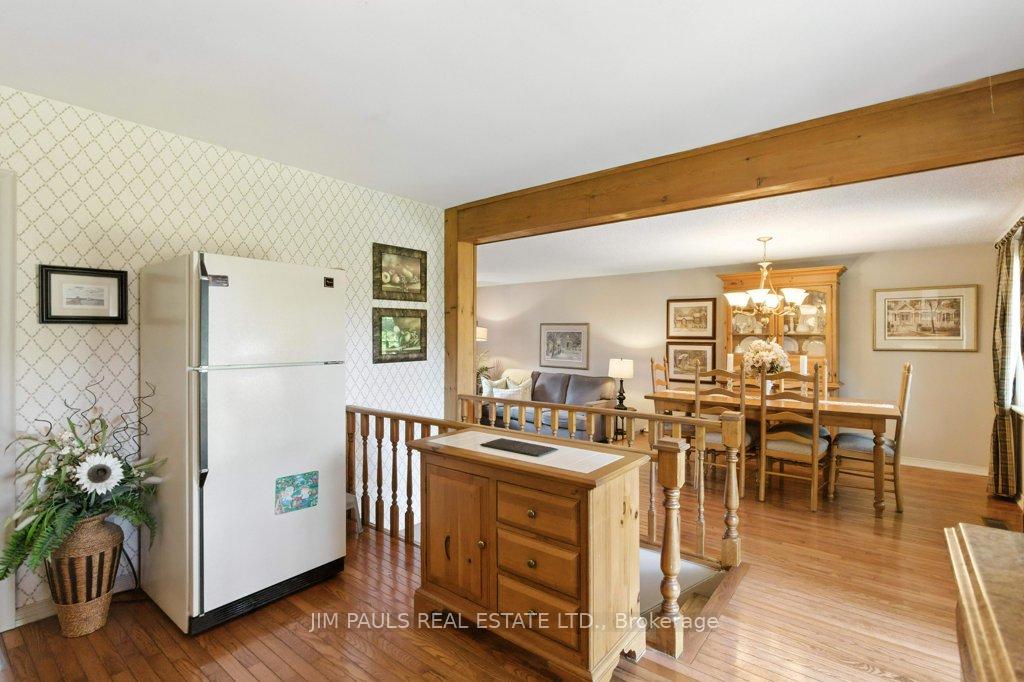Photo 14 of 207 Broker Drive, Hamilton, Huntington — HOMEH