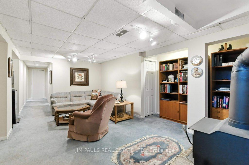 Photo 32 of 207 Broker Drive, Hamilton, Huntington — HOMEH