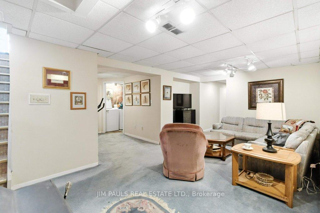 Photo 33 of 207 Broker Drive, Hamilton, Huntington — HOMEH
