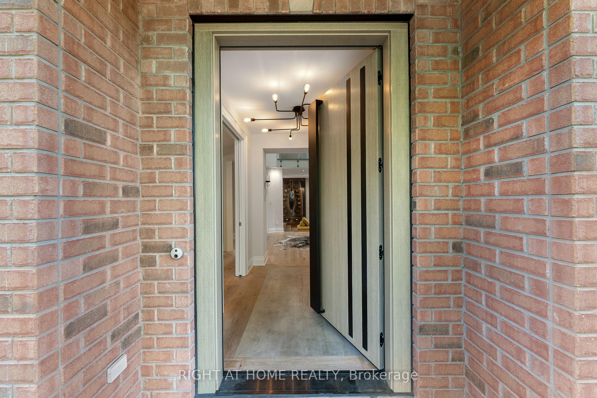Photo 2 of 100 Willis Drive, Aurora, Aurora Highlands — HOMEH