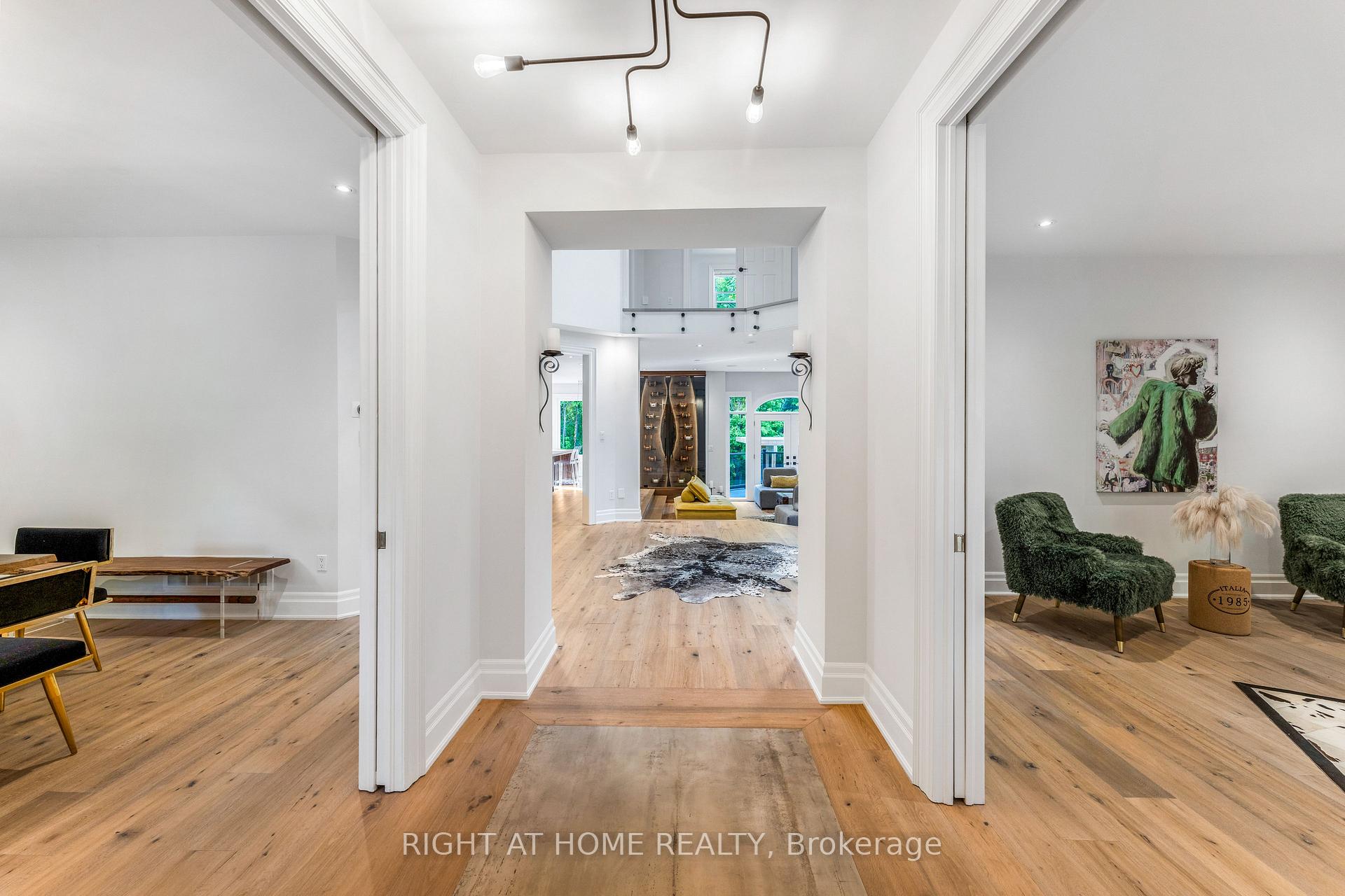 Photo 4 of 100 Willis Drive, Aurora, Aurora Highlands — HOMEH