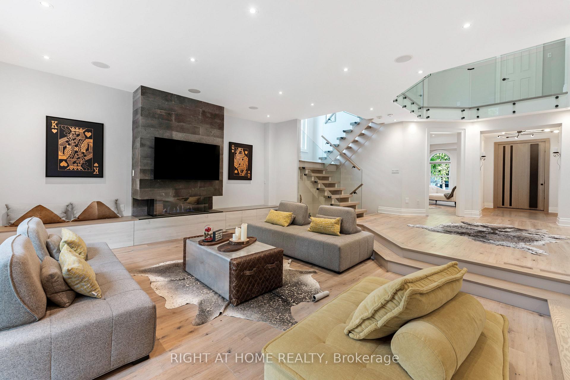 Photo 12 of 100 Willis Drive, Aurora, Aurora Highlands — HOMEH
