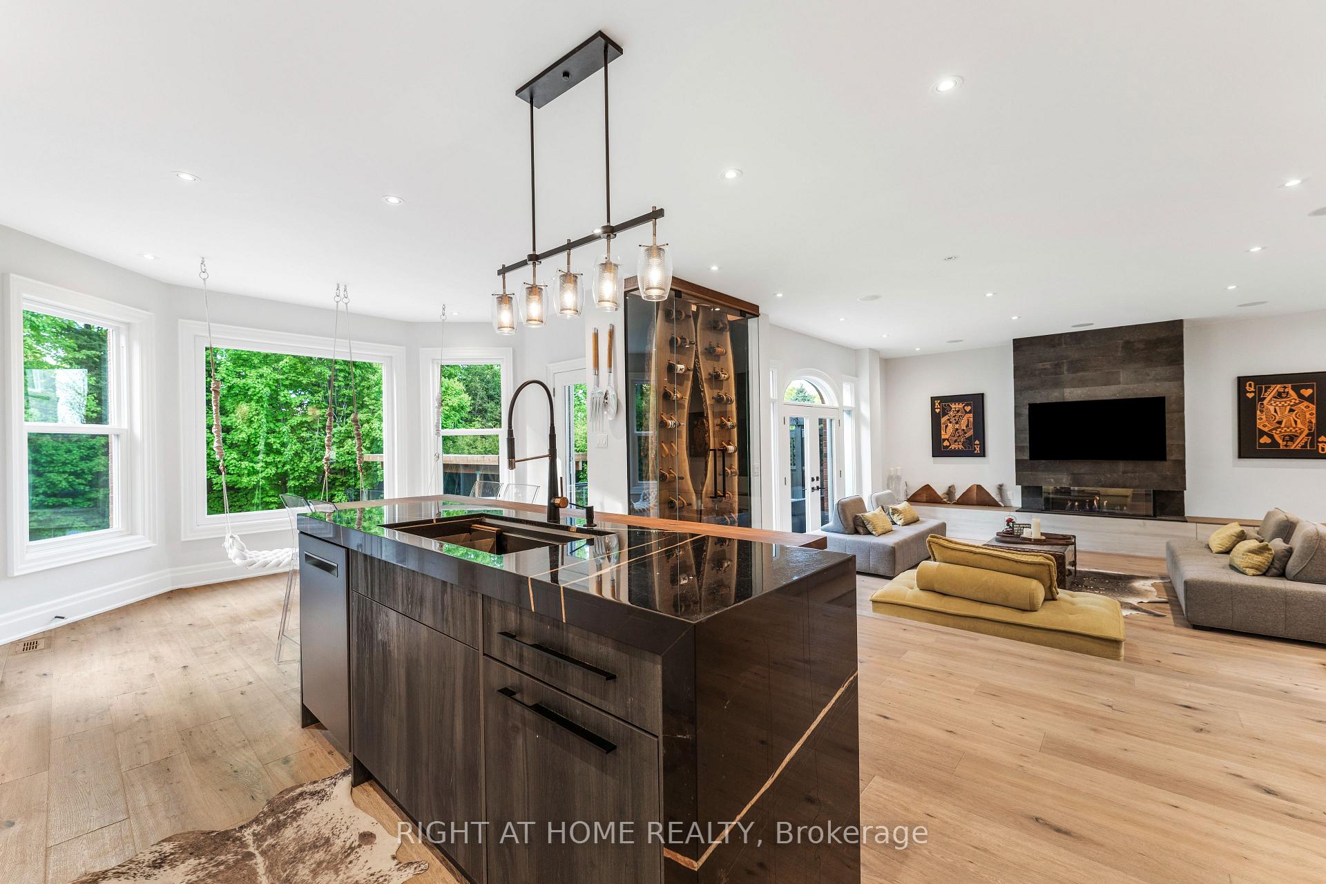 Photo 11 of 100 Willis Drive, Aurora, Aurora Highlands — HOMEH