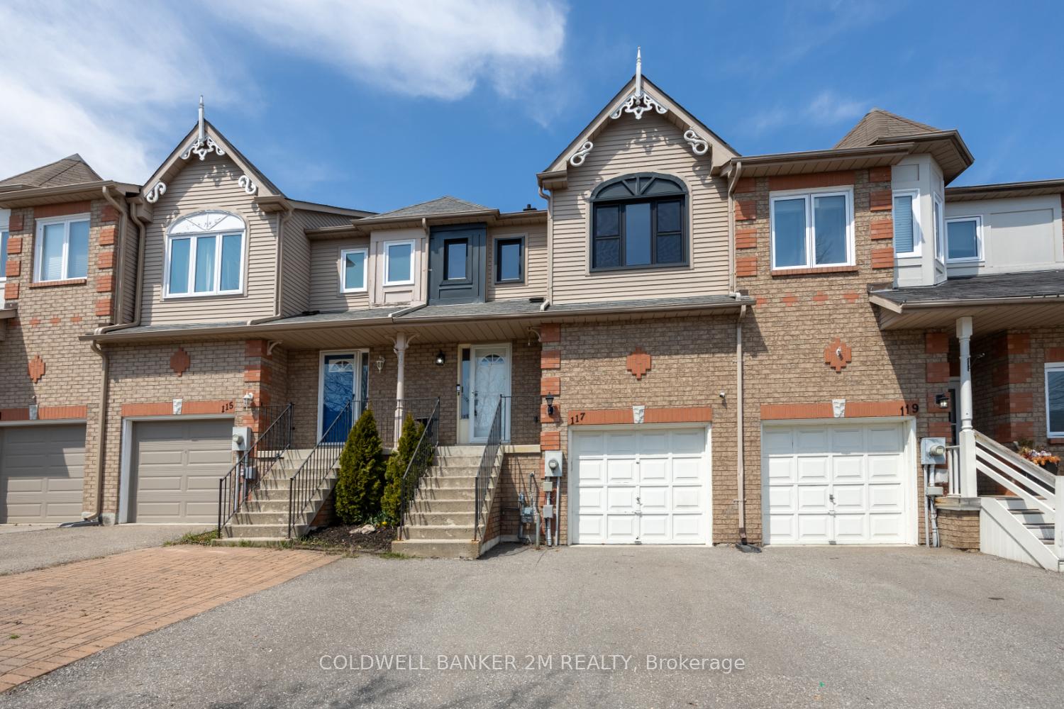 Photo 2 of 117 Trewin Lane, Clarington, Bowmanville — HOMEH