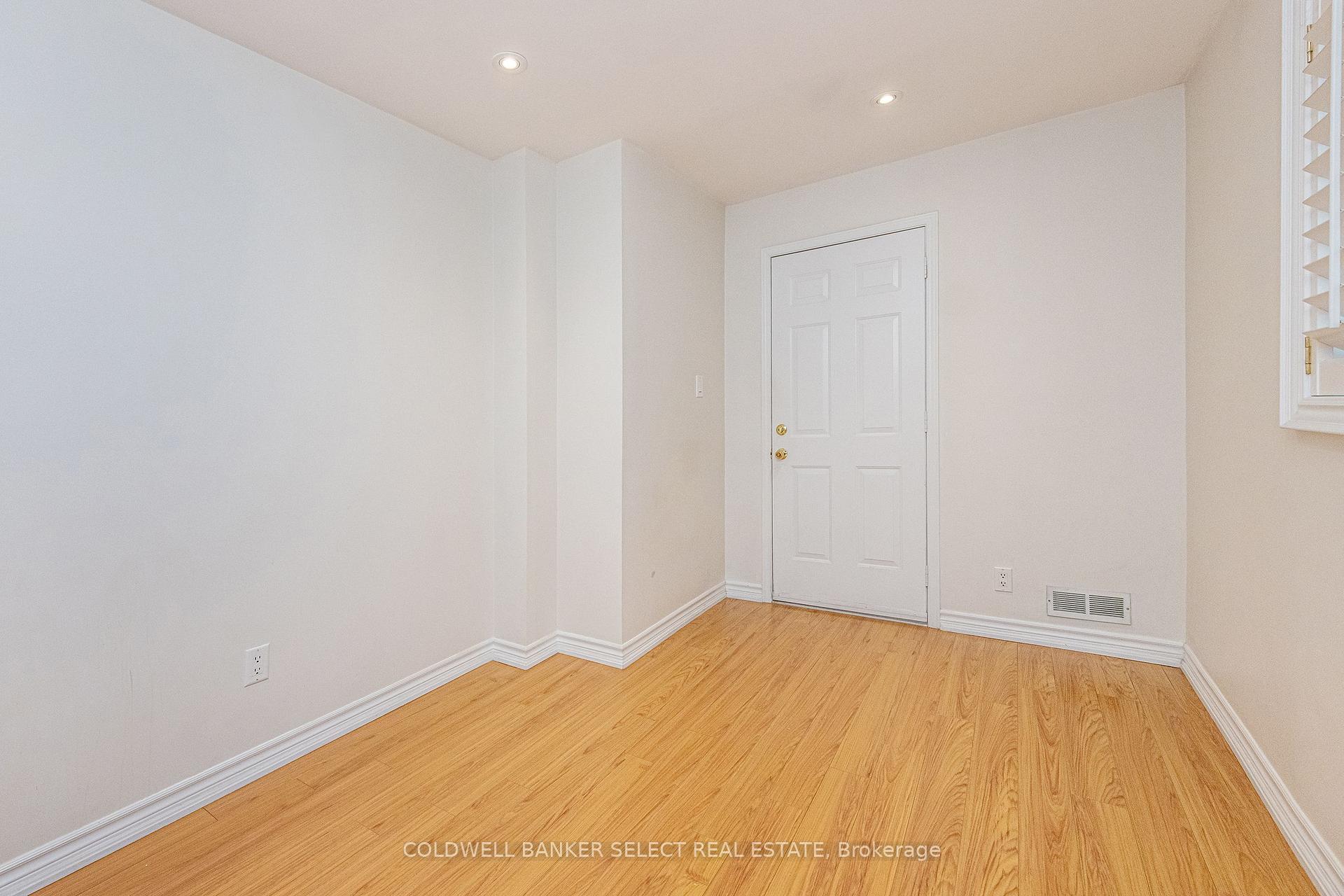 Photo 7 of 54 Hanton Crescent, Caledon, Bolton East — HOMEH