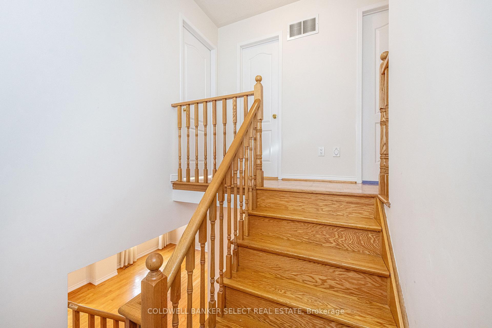 Photo 18 of 54 Hanton Crescent, Caledon, Bolton East — HOMEH