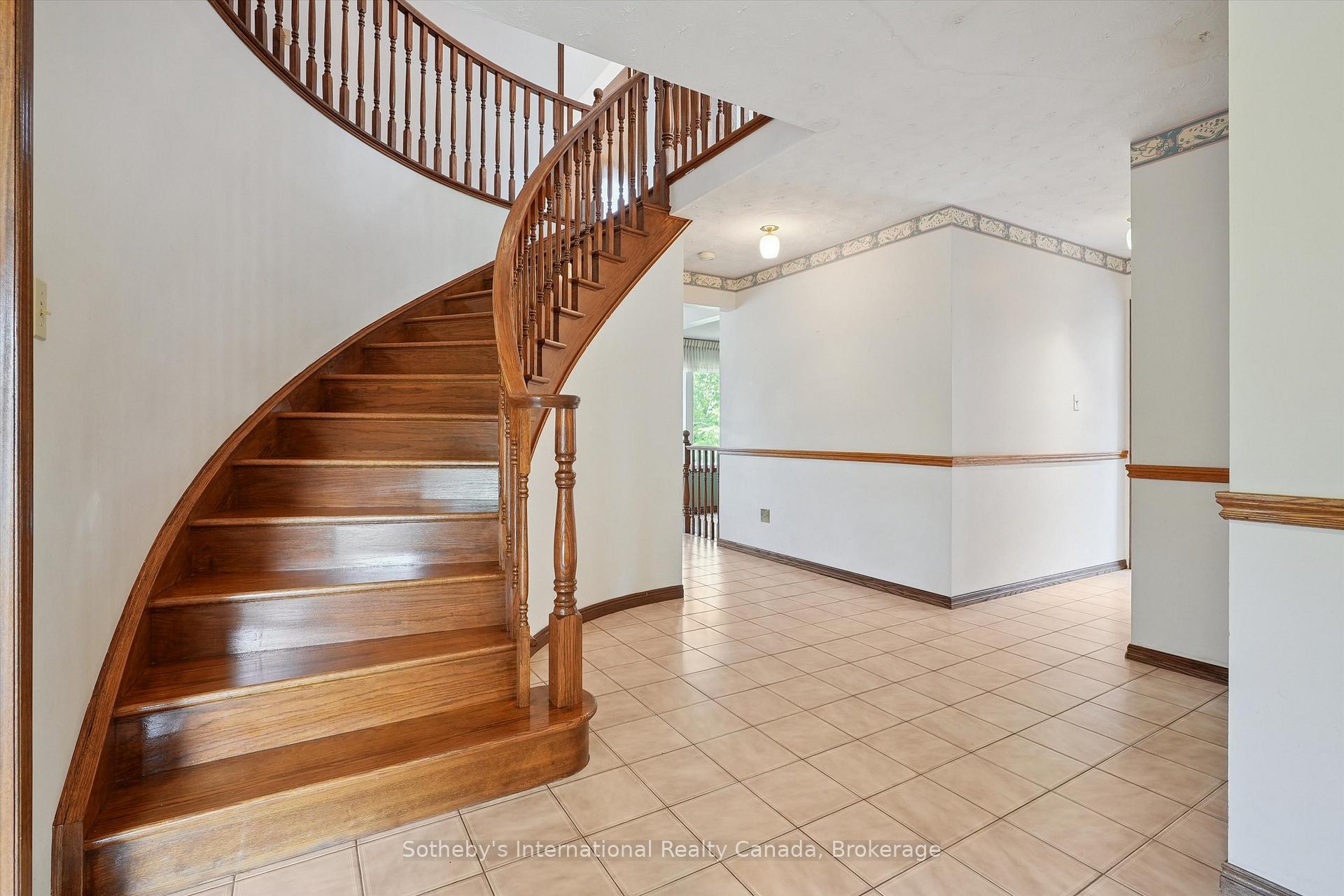 Photo 2 of 6 Windstar Place, Hamilton, Gurnett — HOMEH