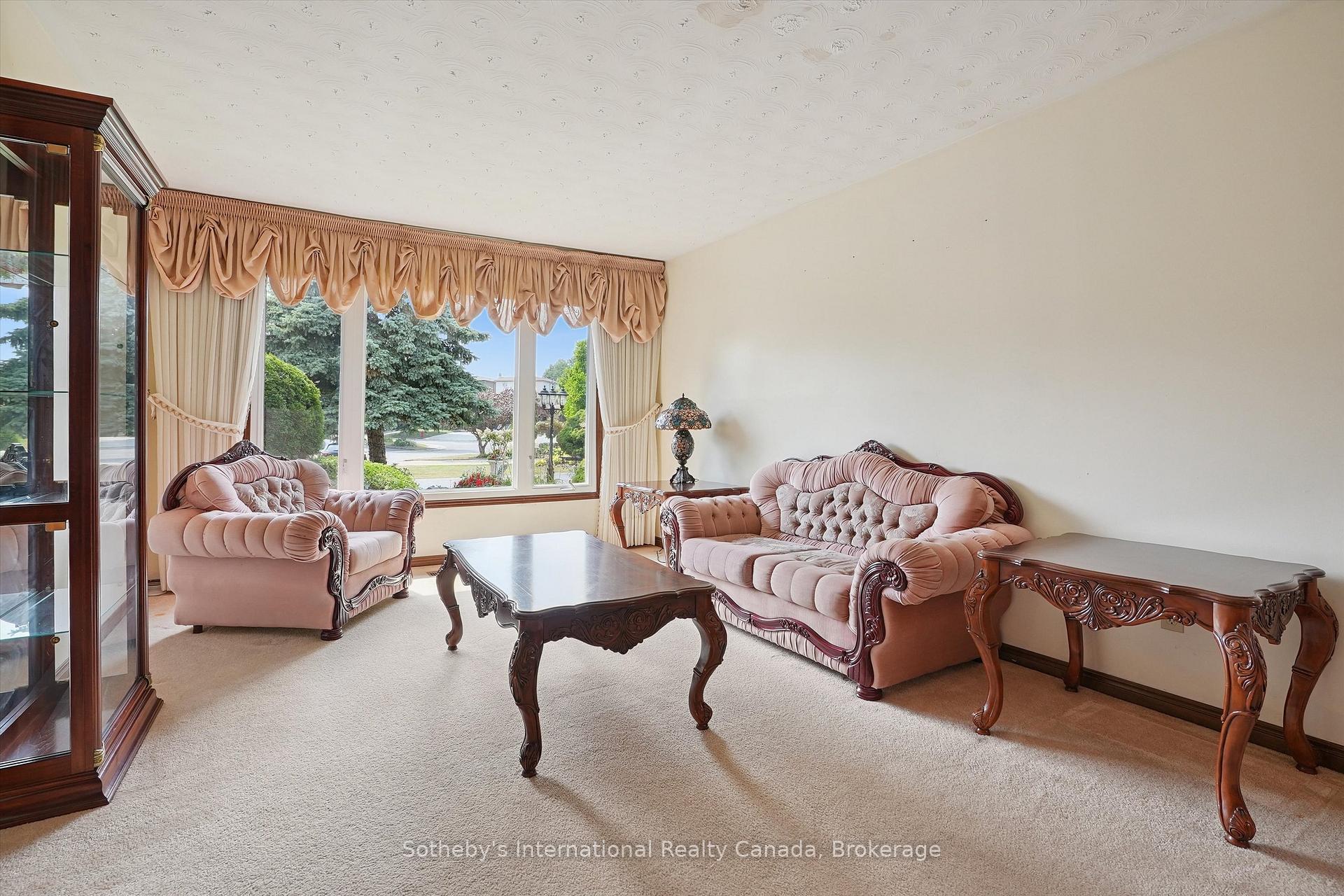 Photo 4 of 6 Windstar Place, Hamilton, Gurnett — HOMEH
