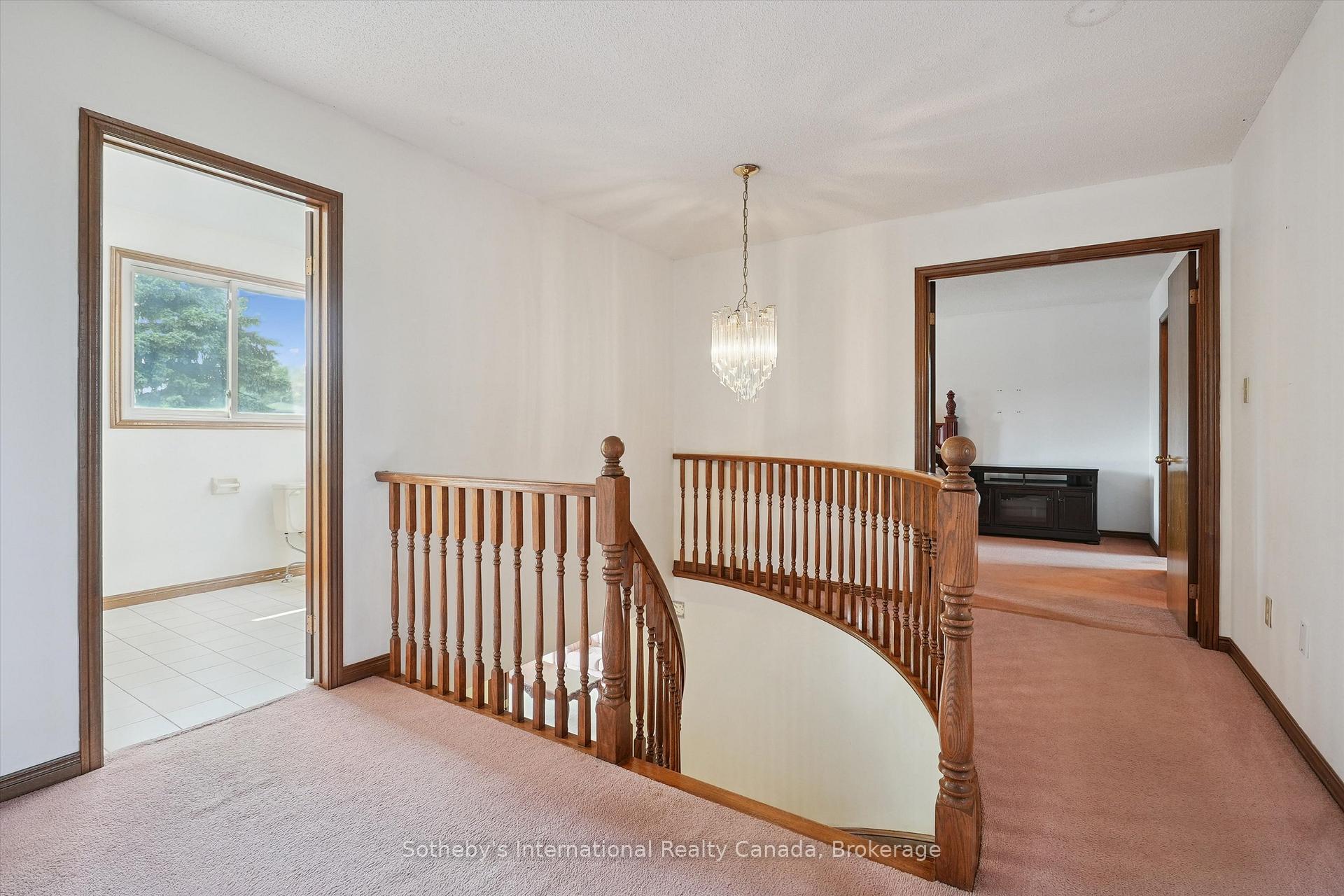 Photo 17 of 6 Windstar Place, Hamilton, Gurnett — HOMEH
