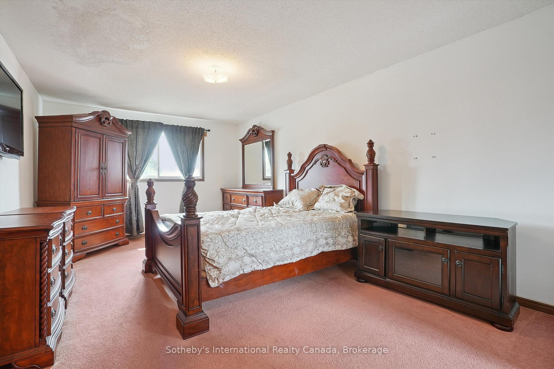 Photo 18 of 6 Windstar Place, Hamilton, Gurnett — HOMEH