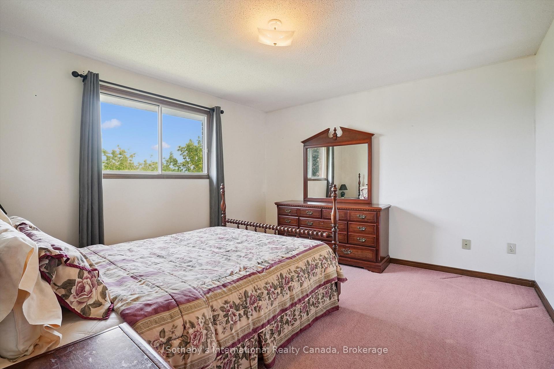 Photo 22 of 6 Windstar Place, Hamilton, Gurnett — HOMEH