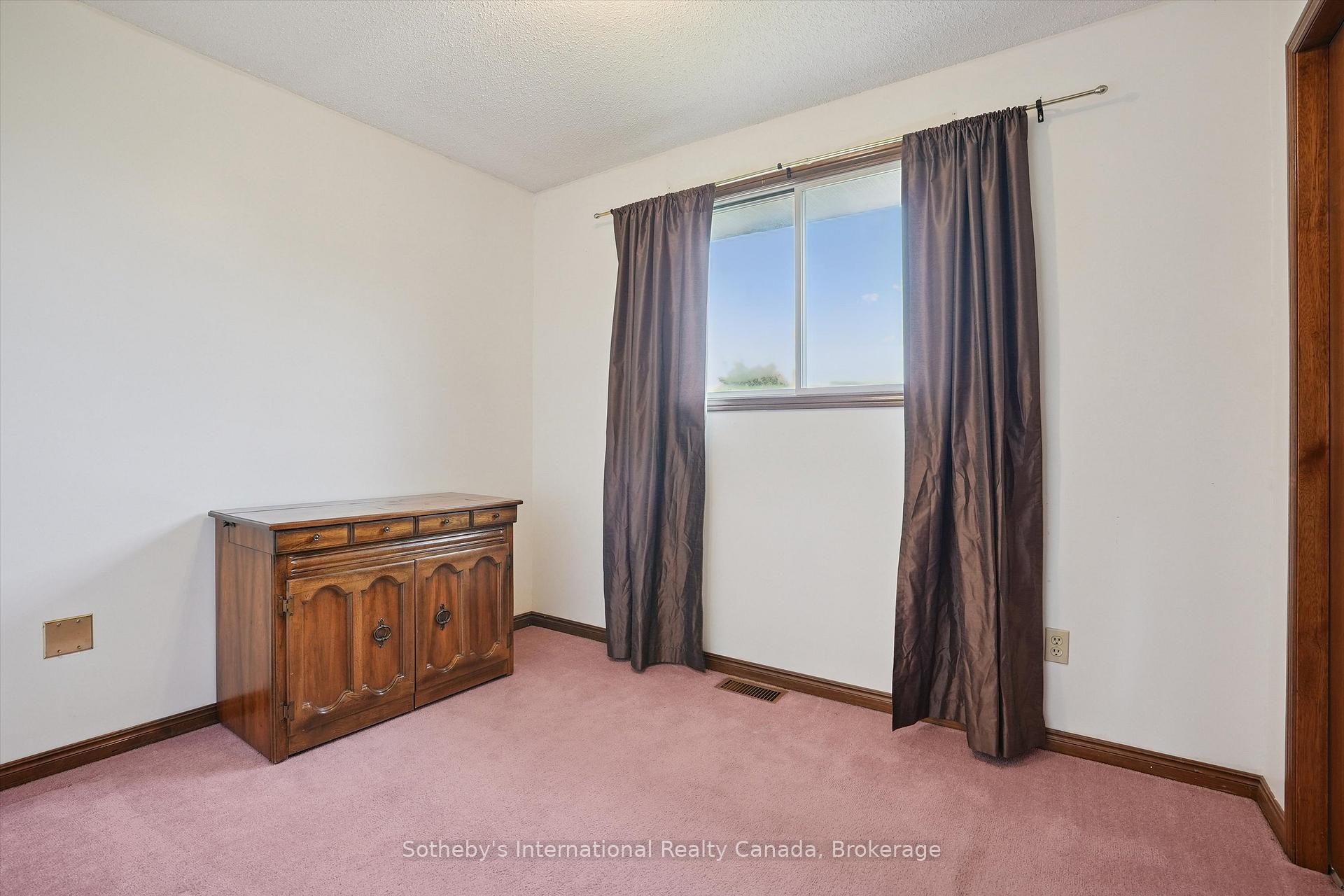 Photo 24 of 6 Windstar Place, Hamilton, Gurnett — HOMEH