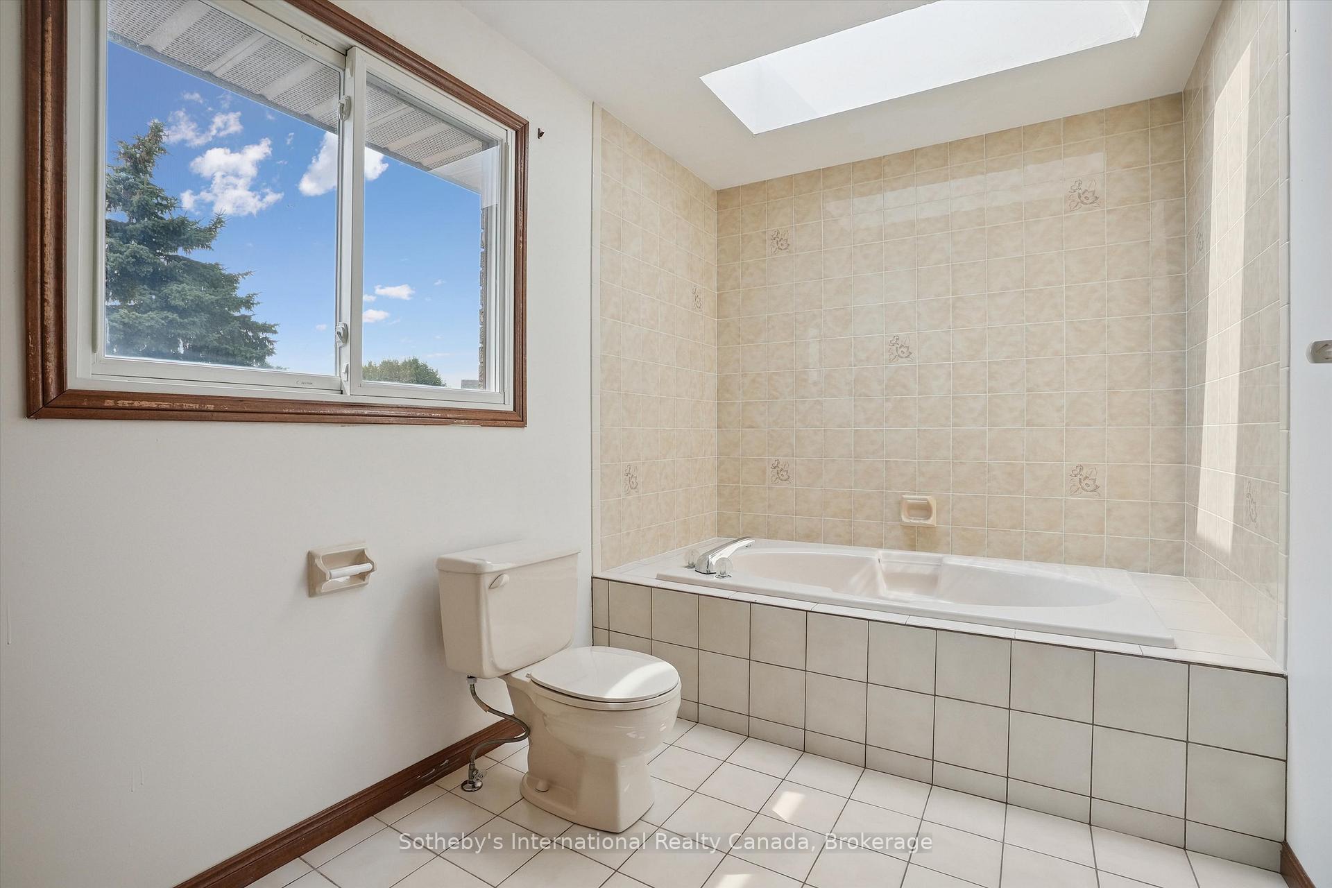 Photo 27 of 6 Windstar Place, Hamilton, Gurnett — HOMEH