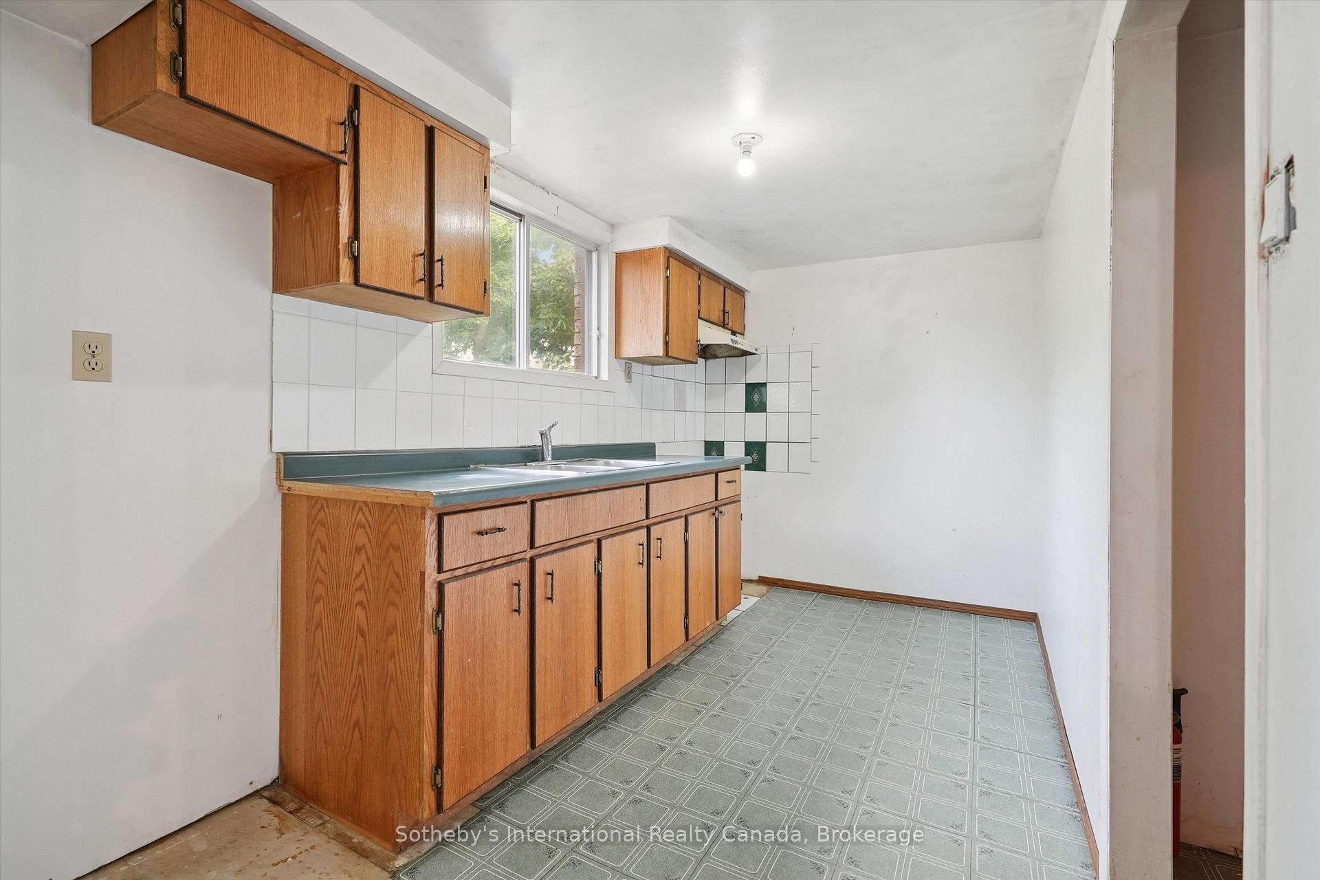 Photo 34 of 6 Windstar Place, Hamilton, Gurnett — HOMEH