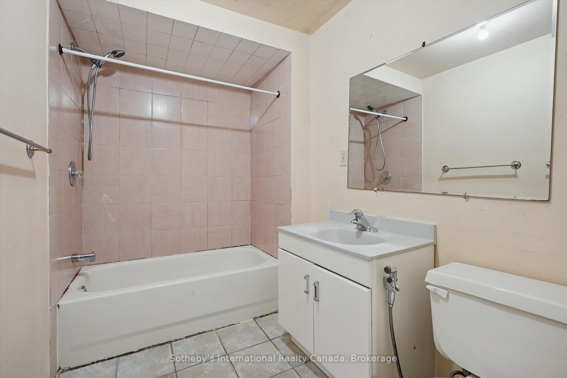 Photo 35 of 6 Windstar Place, Hamilton, Gurnett — HOMEH