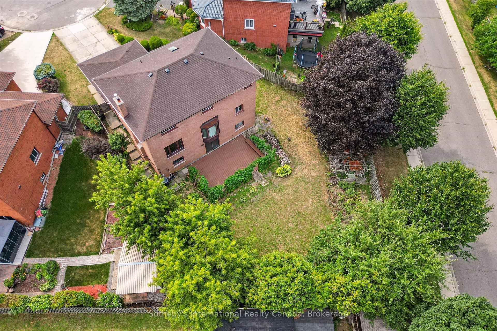 Photo 41 of 6 Windstar Place, Hamilton, Gurnett — HOMEH