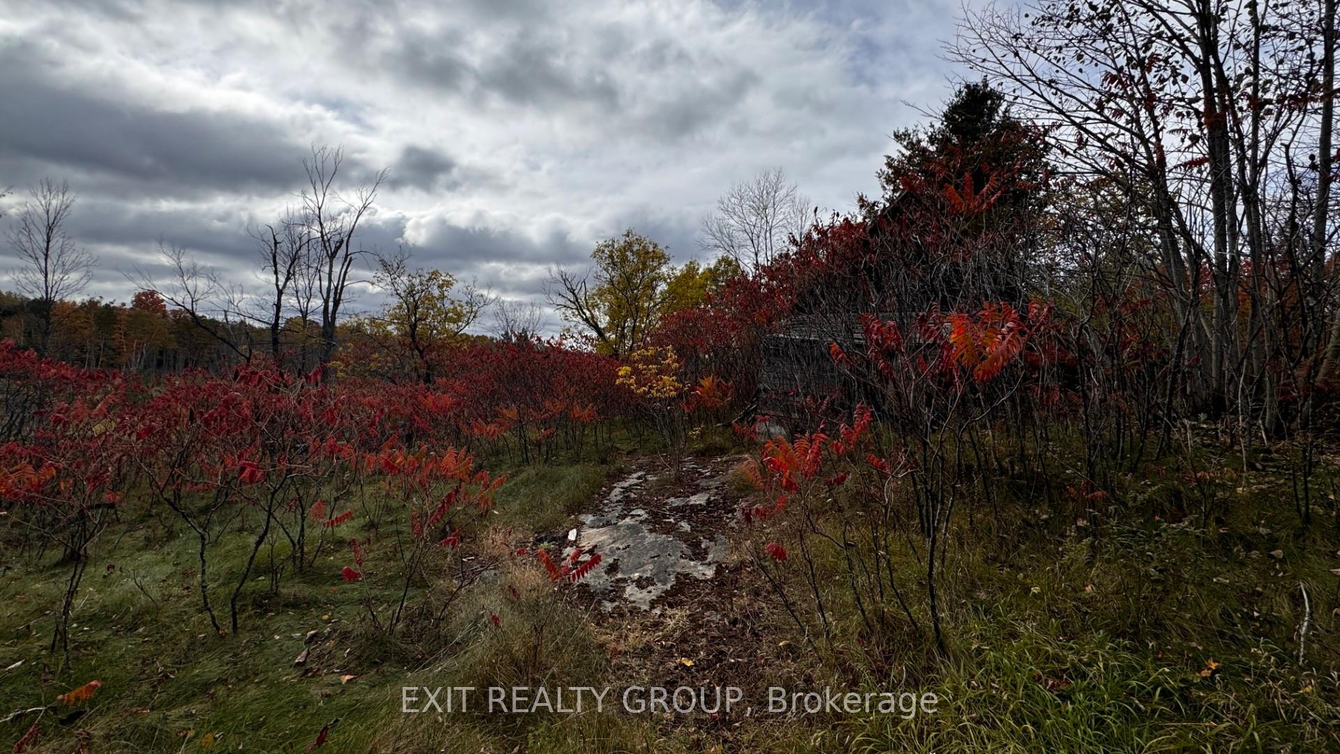 Photo 4 of 1989 Elm Tree Road, Frontenac, Frontenac Centre — HOMEH