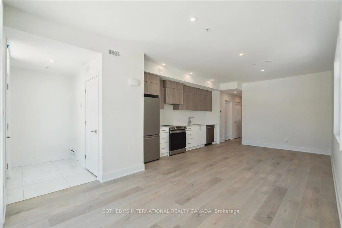 Photo 3 of 683 Melbourne Avenue, Ottawa, Laurentianview — HOMEH