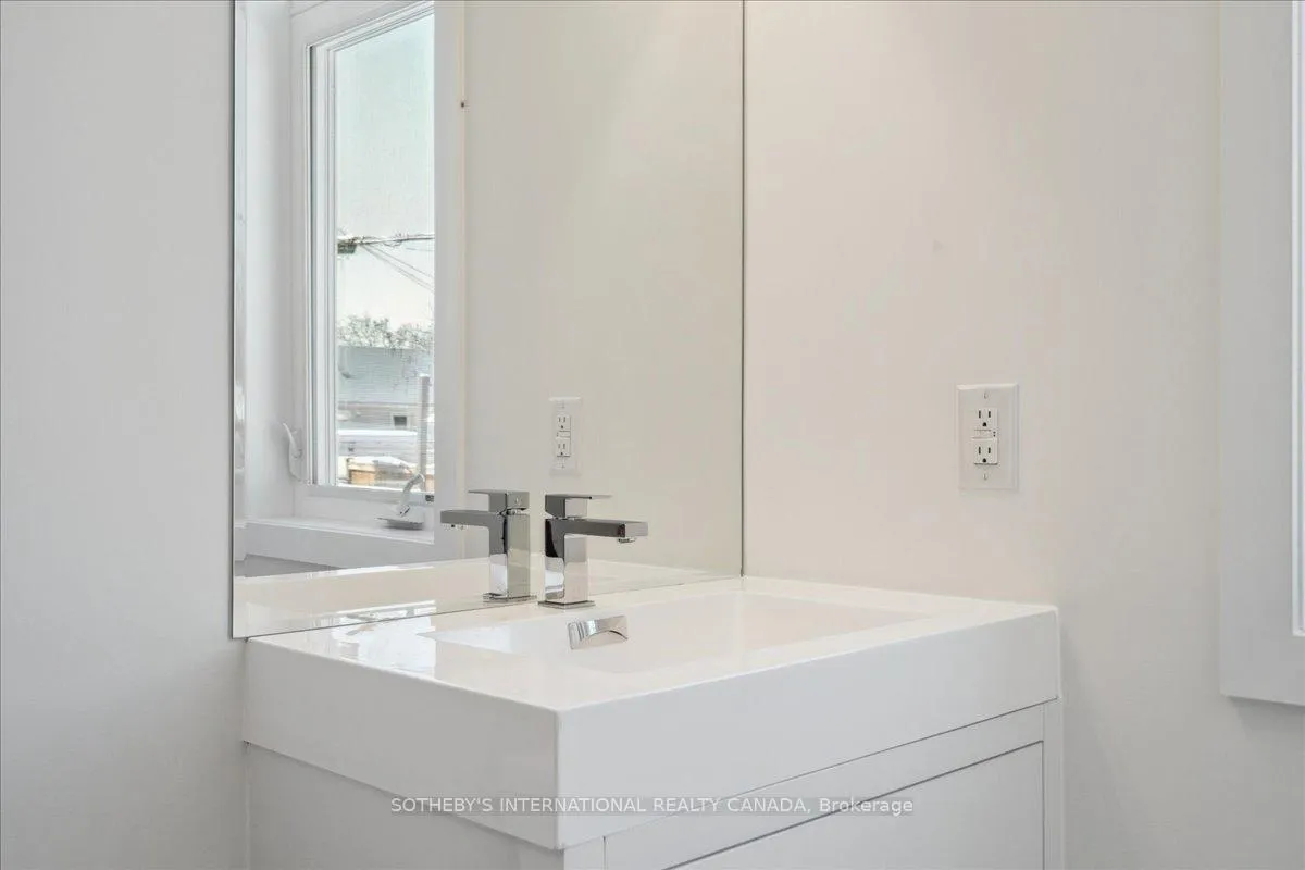 Photo 11 of 683 Melbourne Avenue, Ottawa, Laurentianview — HOMEH