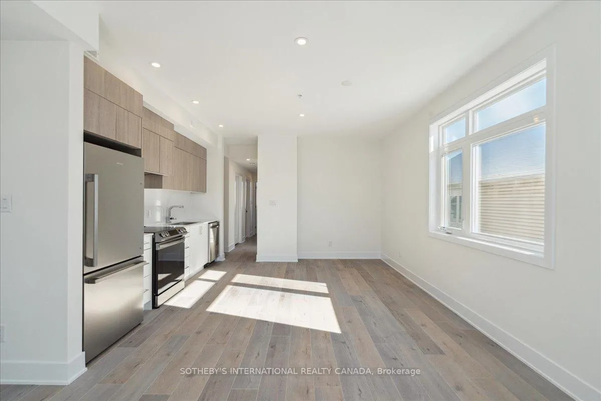Photo 20 of 683 Melbourne Avenue, Ottawa, Laurentianview — HOMEH