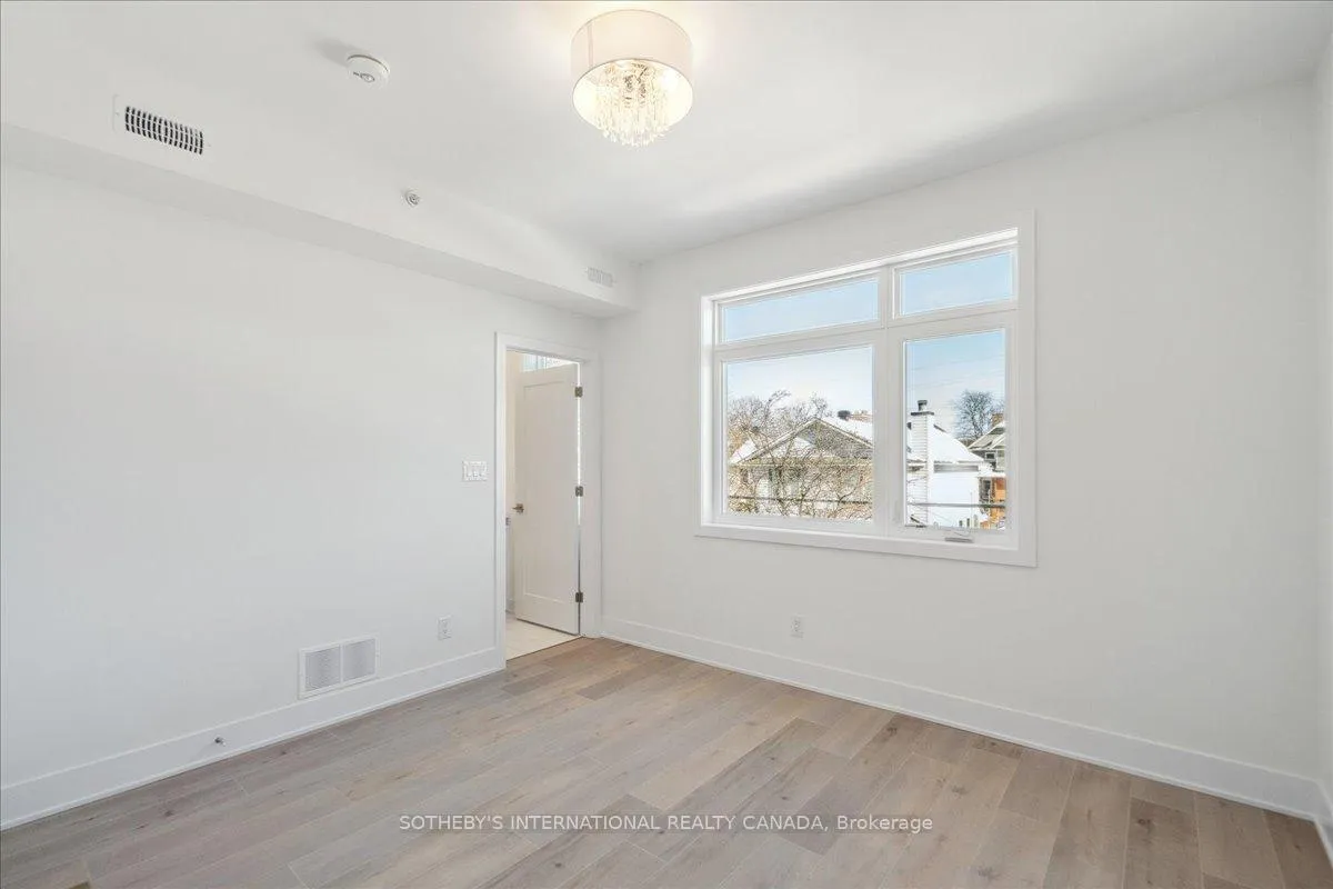 Photo 26 of 683 Melbourne Avenue, Ottawa, Laurentianview — HOMEH