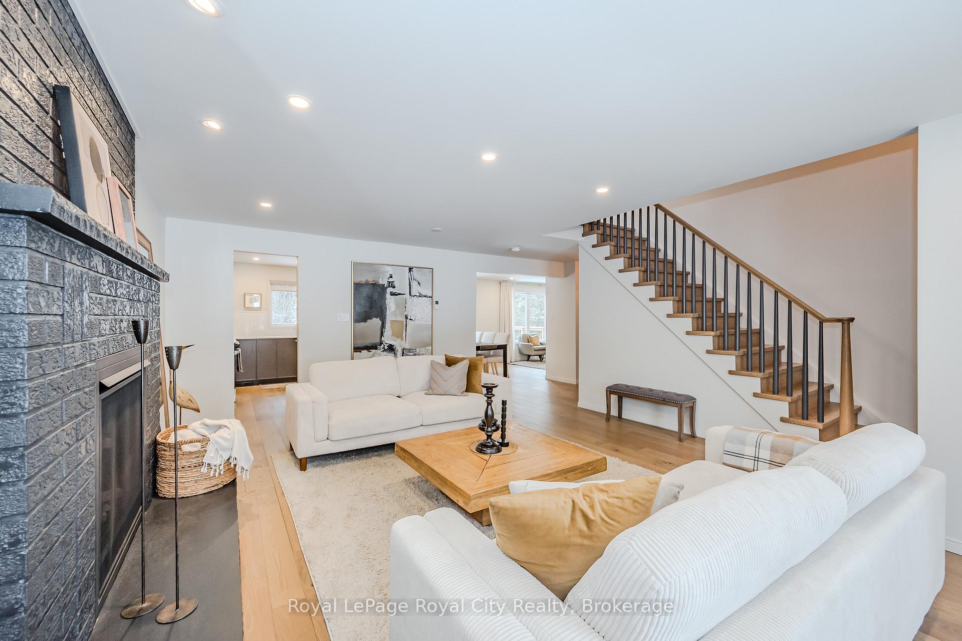 Photo 5 of 24 Bridlewood Drive, Guelph, Kortright Hills — HOMEH