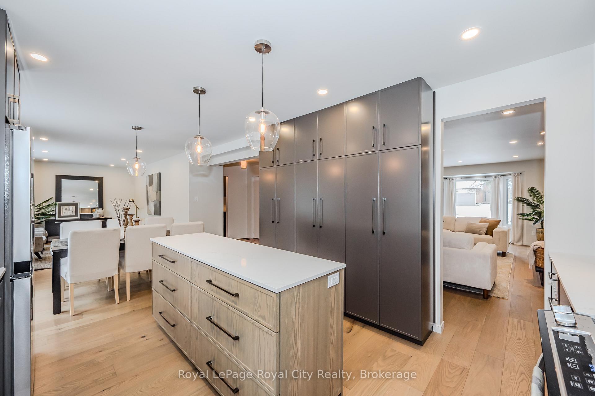 Photo 9 of 24 Bridlewood Drive, Guelph, Kortright Hills — HOMEH