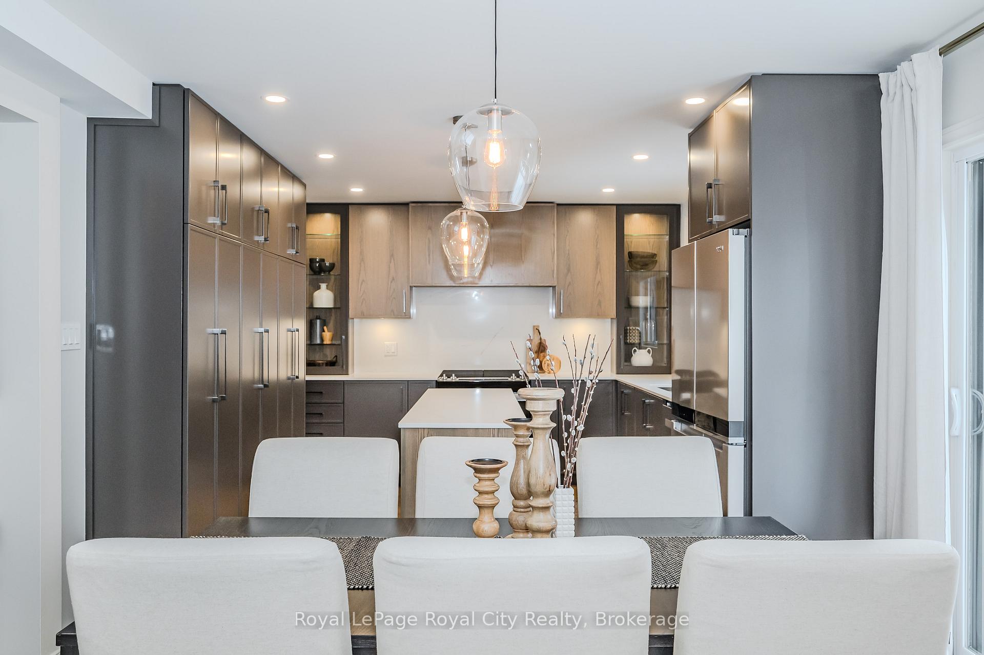 Photo 10 of 24 Bridlewood Drive, Guelph, Kortright Hills — HOMEH