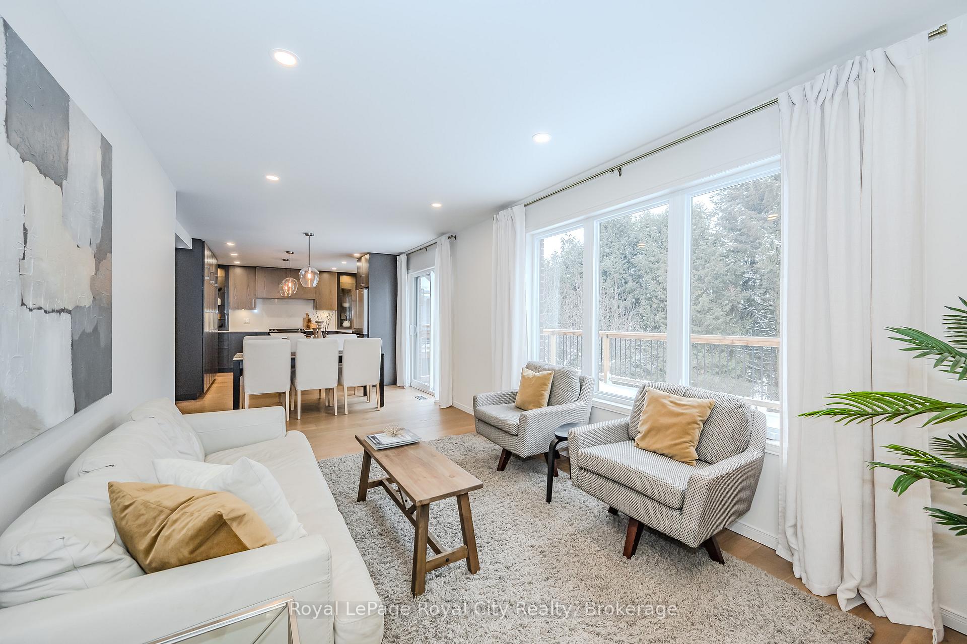 Photo 13 of 24 Bridlewood Drive, Guelph, Kortright Hills — HOMEH