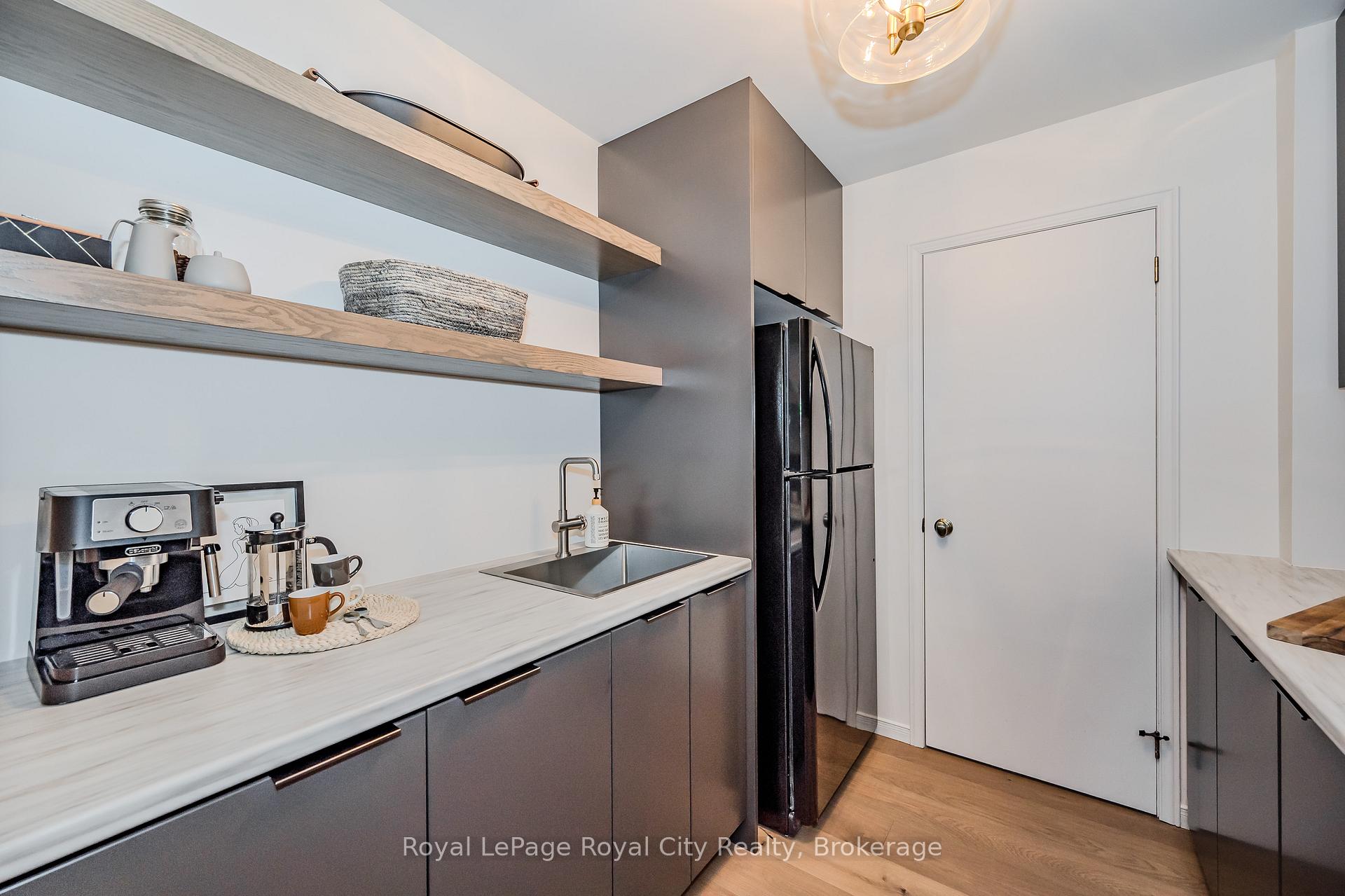 Photo 15 of 24 Bridlewood Drive, Guelph, Kortright Hills — HOMEH