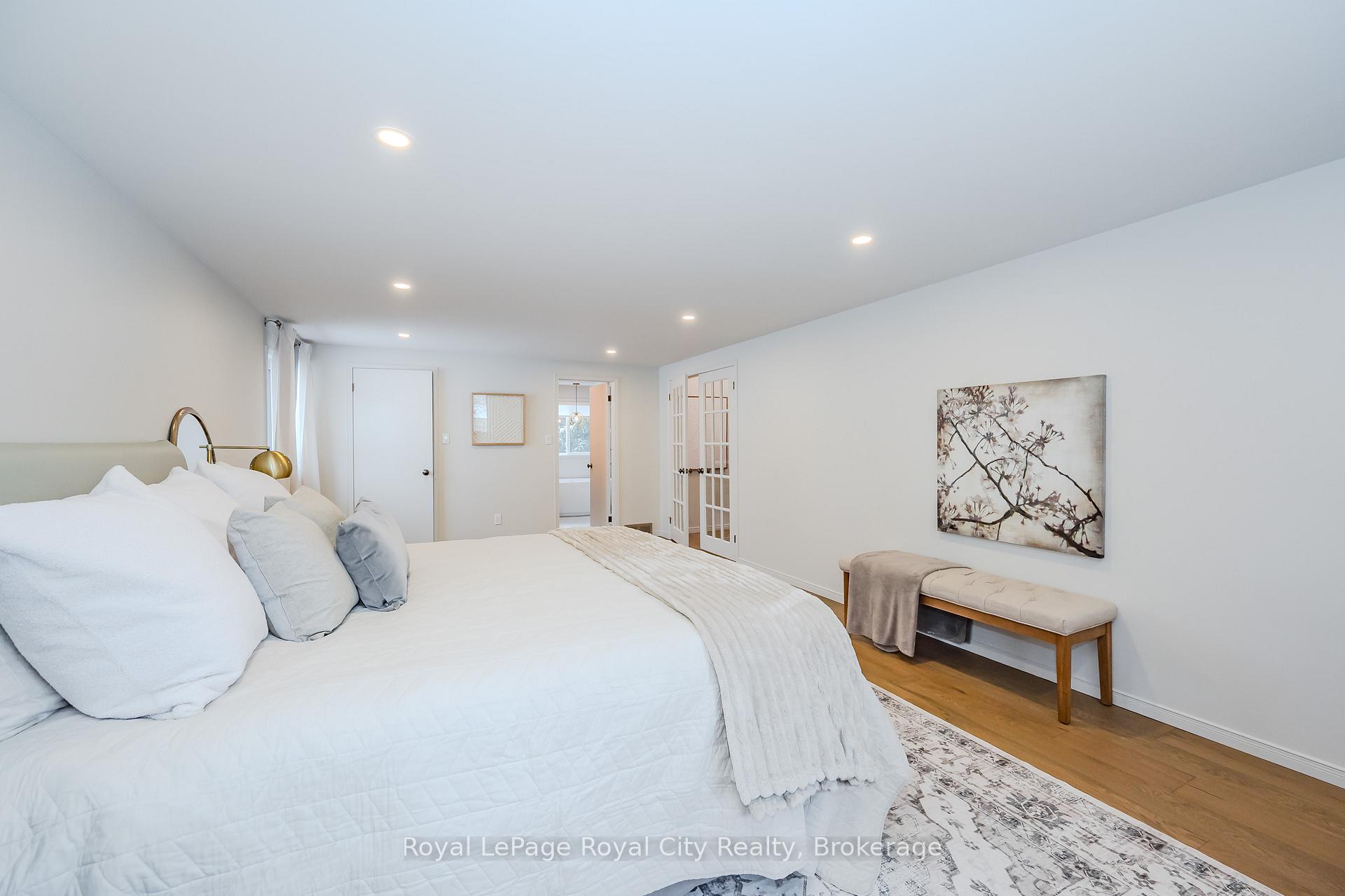 Photo 17 of 24 Bridlewood Drive, Guelph, Kortright Hills — HOMEH