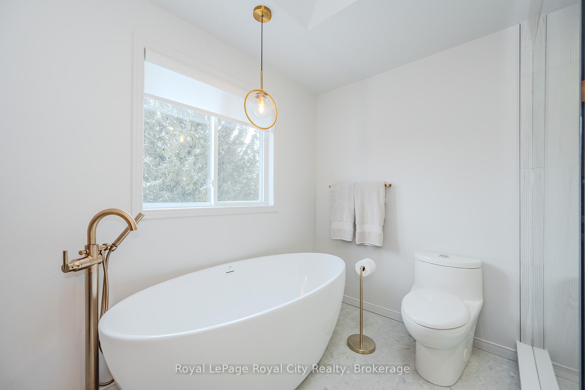 Photo 19 of 24 Bridlewood Drive, Guelph, Kortright Hills — HOMEH