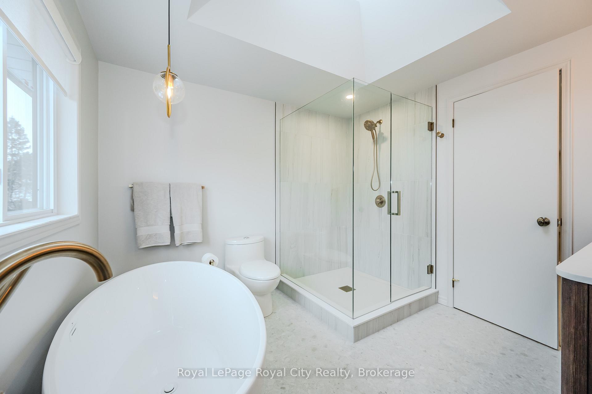 Photo 20 of 24 Bridlewood Drive, Guelph, Kortright Hills — HOMEH