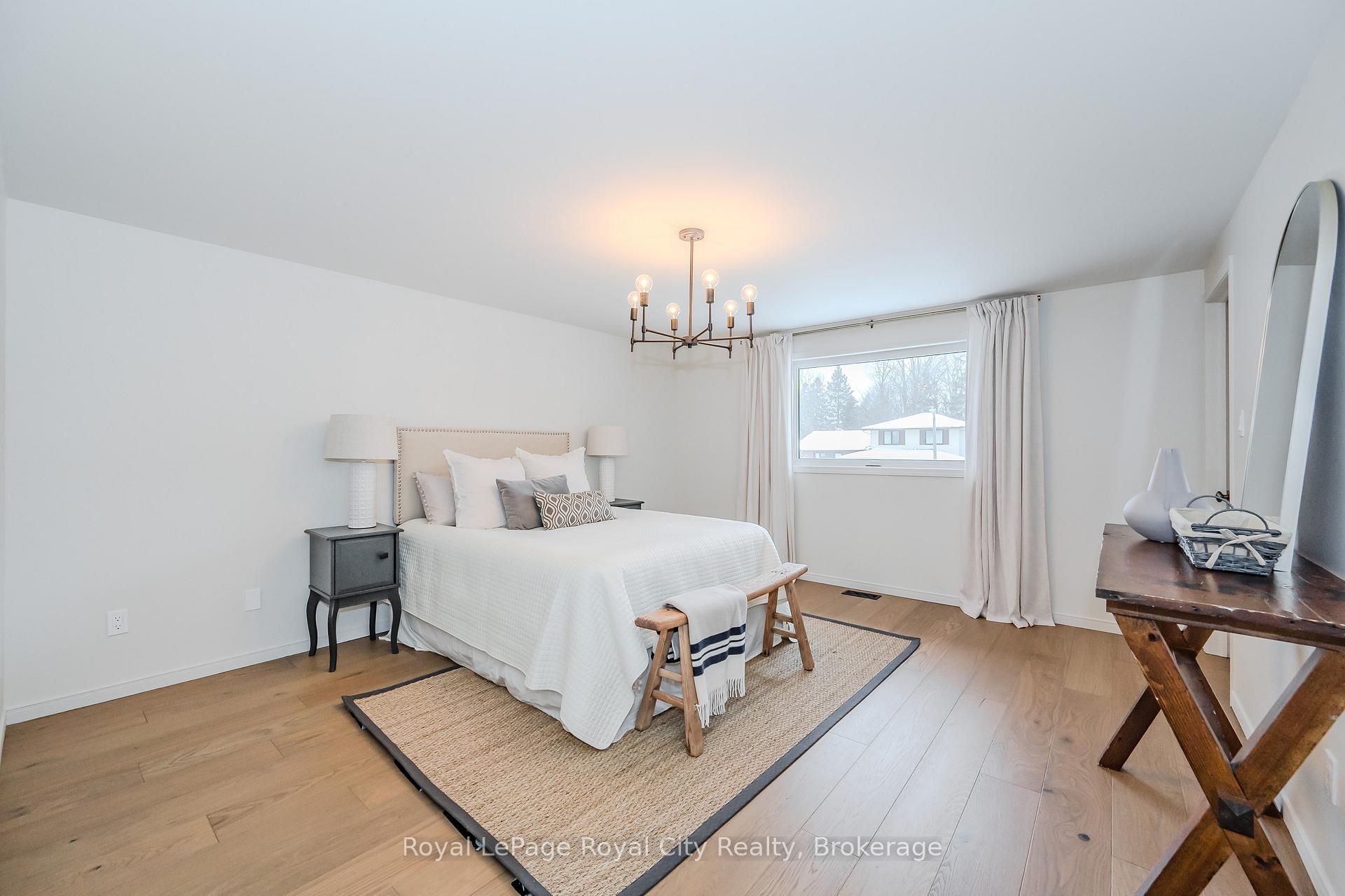 Photo 21 of 24 Bridlewood Drive, Guelph, Kortright Hills — HOMEH