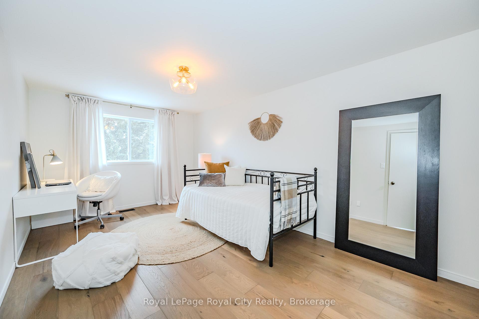 Photo 22 of 24 Bridlewood Drive, Guelph, Kortright Hills — HOMEH