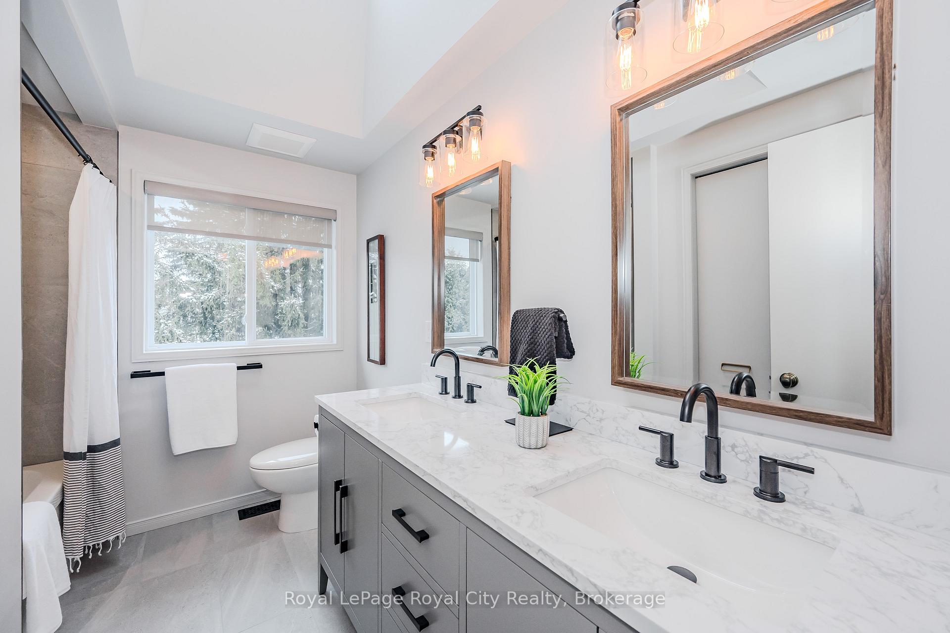 Photo 23 of 24 Bridlewood Drive, Guelph, Kortright Hills — HOMEH