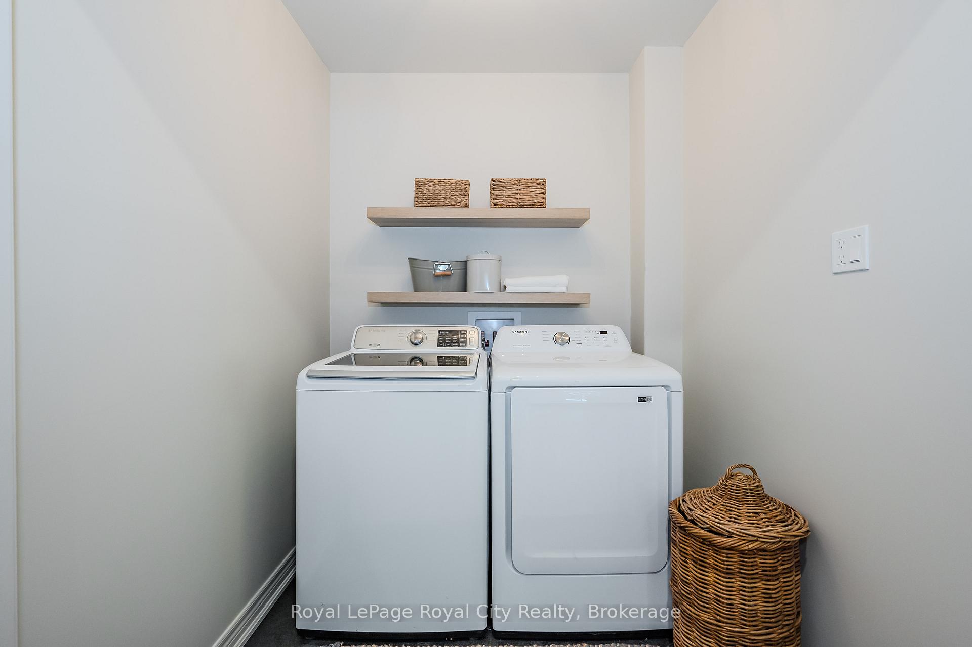 Photo 31 of 24 Bridlewood Drive, Guelph, Kortright Hills — HOMEH