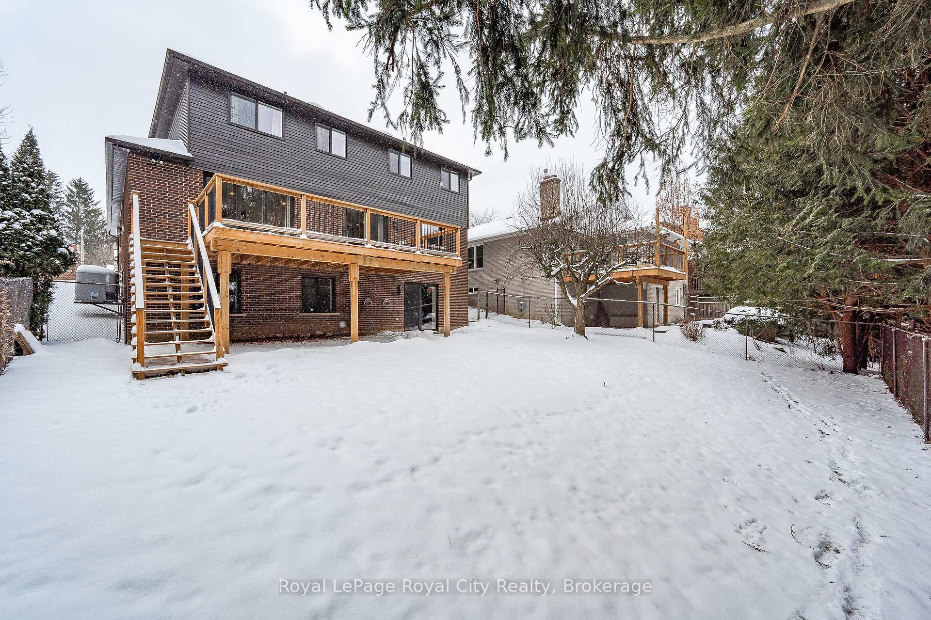 Photo 32 of 24 Bridlewood Drive, Guelph, Kortright Hills — HOMEH