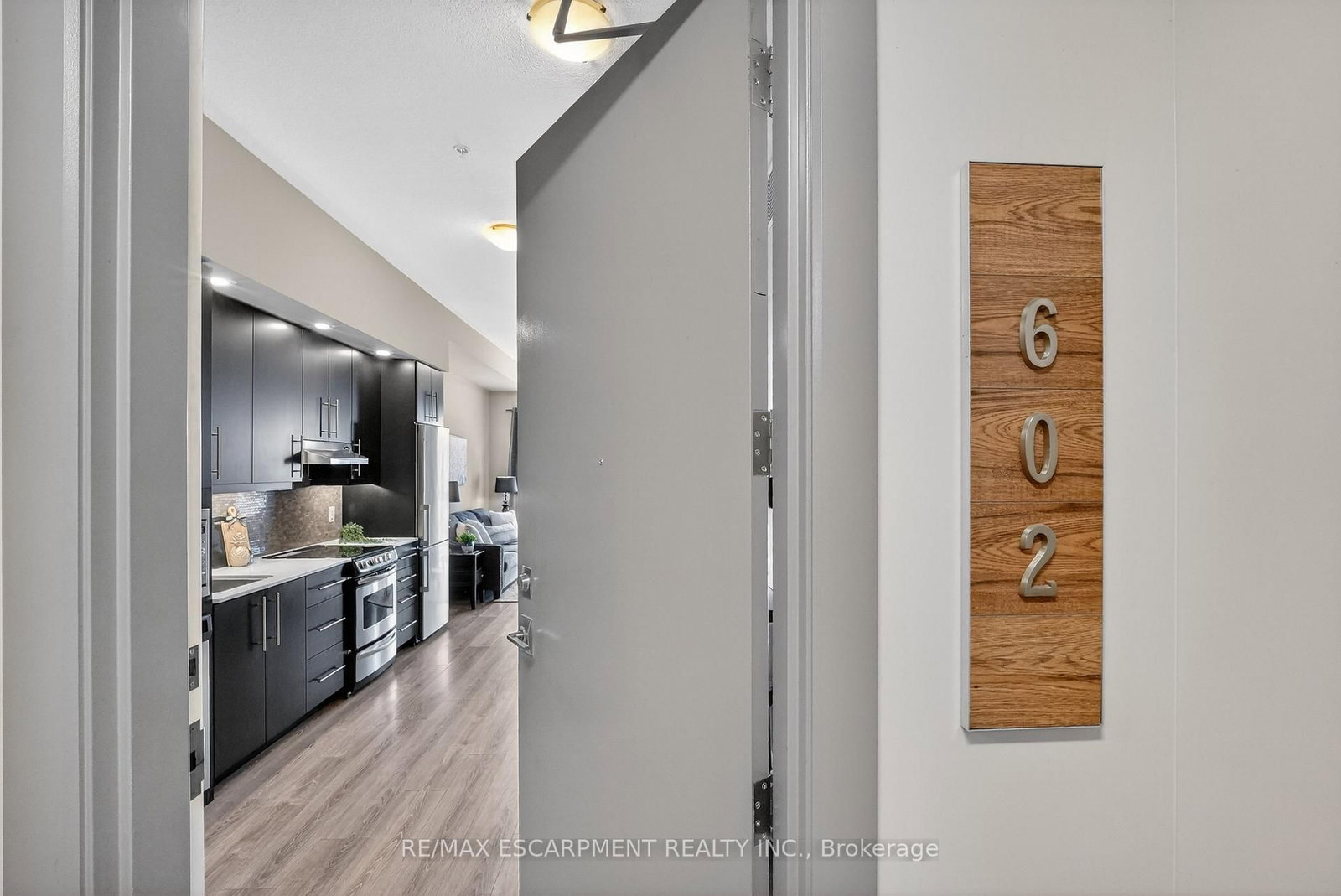 Photo 4 of Unit 602, 10 Esplanade Lane, Grimsby, Grimsby Beach — HOMEH