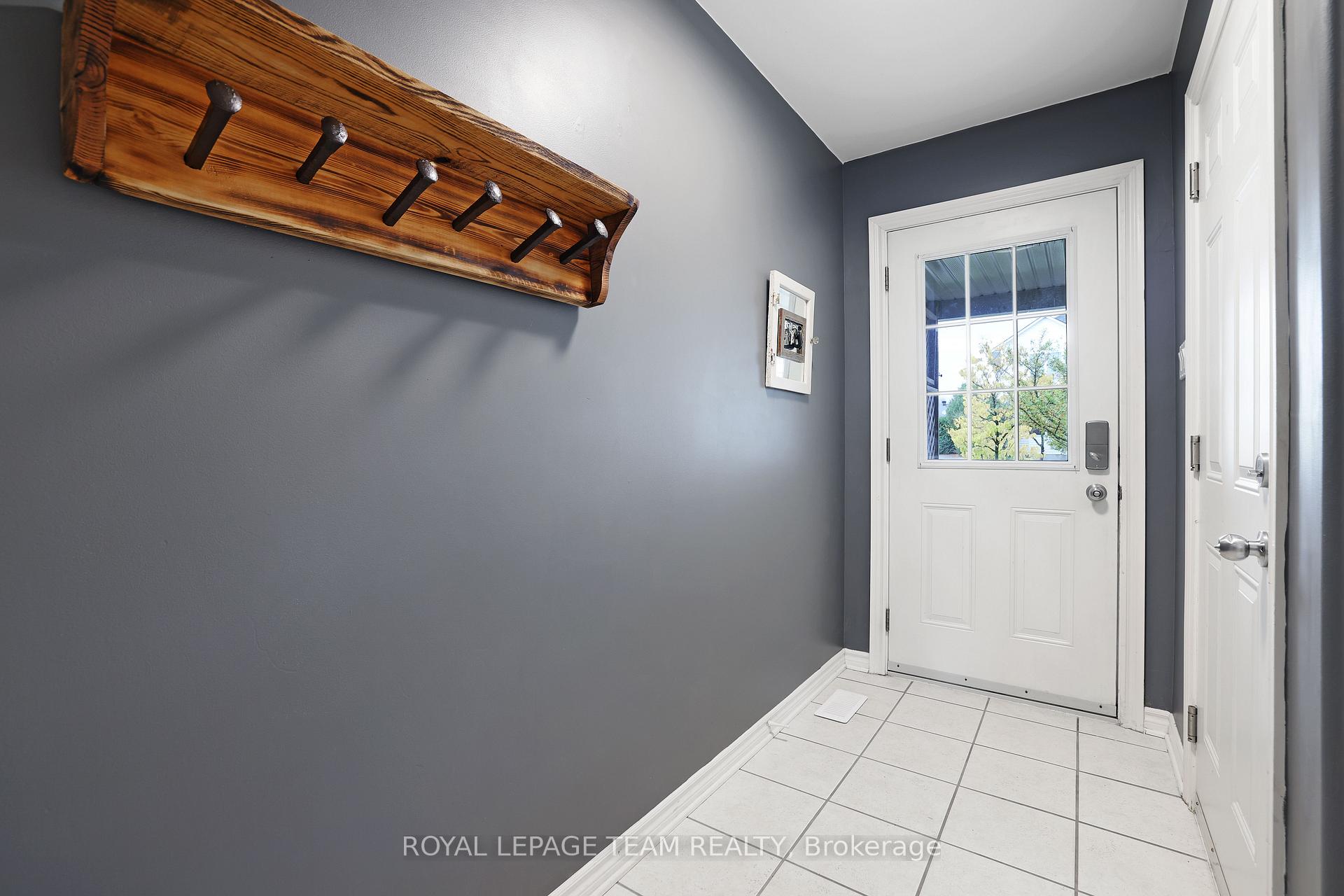 Photo 4 of 10 Johnston Street, Carleton Place — HOMEH