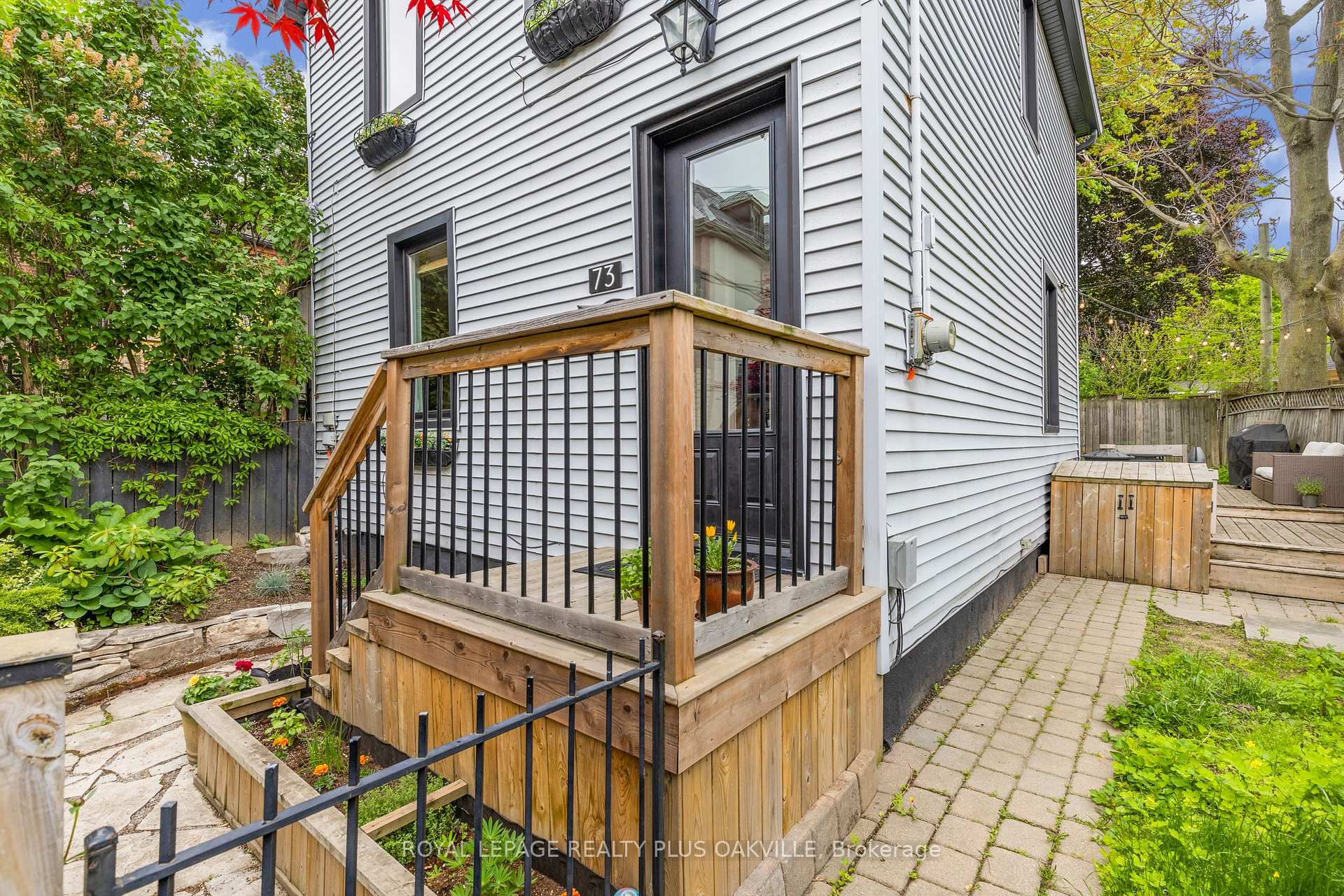 Photo 4 of 73 Pearl Street N, Hamilton, Strathcona — HOMEH