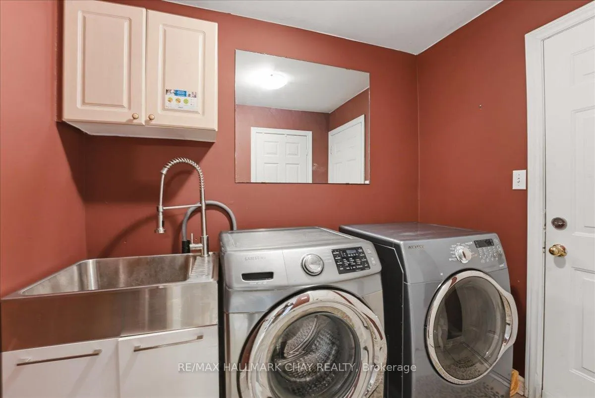 Photo 7 of 102 Esther Drive, Barrie, Painswick South — HOMEH
