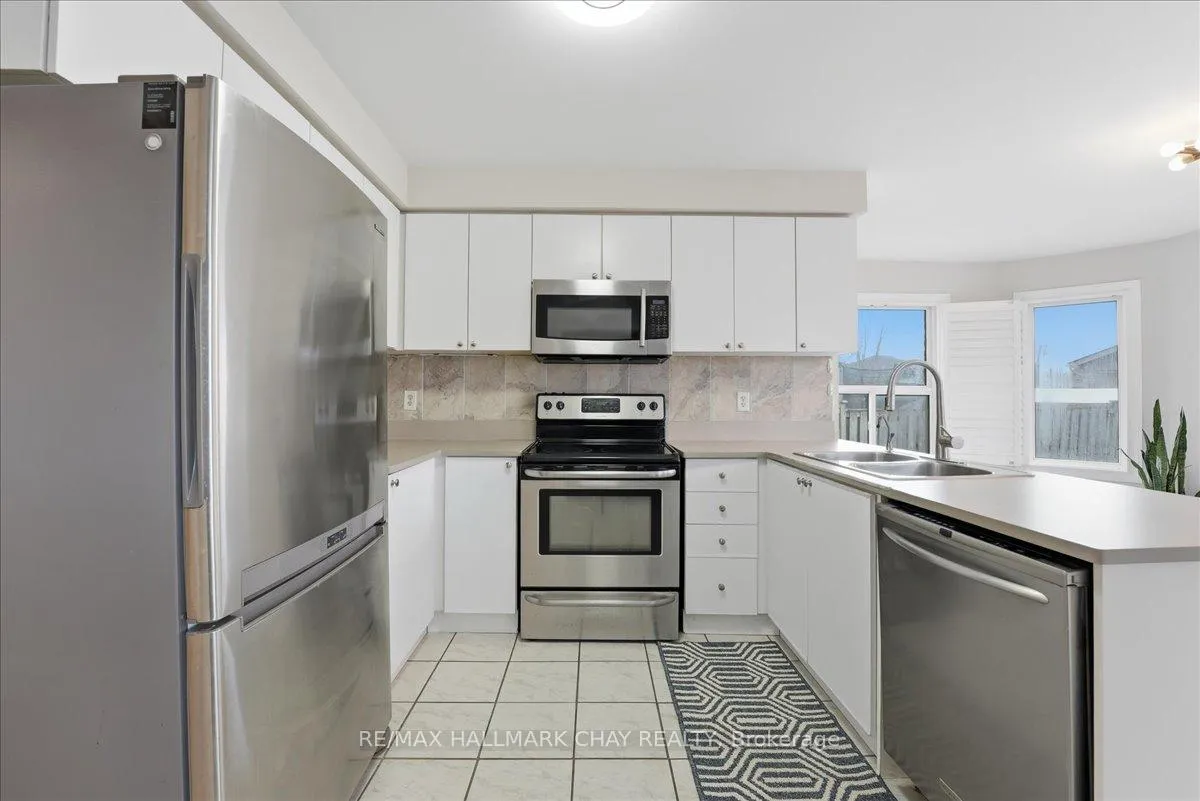 Photo 12 of 102 Esther Drive, Barrie, Painswick South — HOMEH