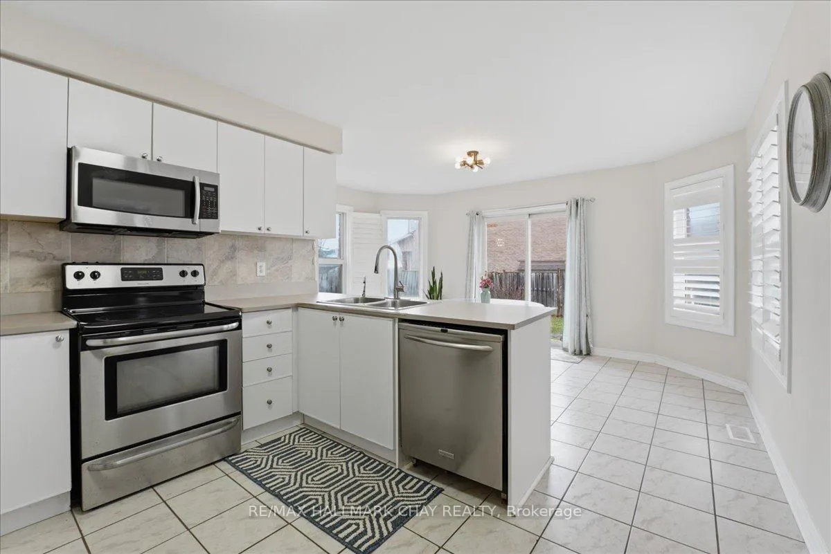 Photo 13 of 102 Esther Drive, Barrie, Painswick South — HOMEH