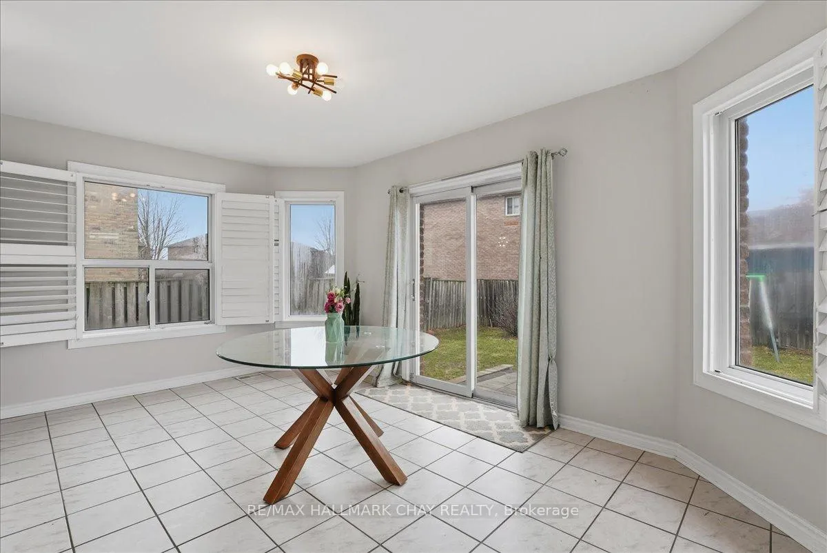 Photo 15 of 102 Esther Drive, Barrie, Painswick South — HOMEH