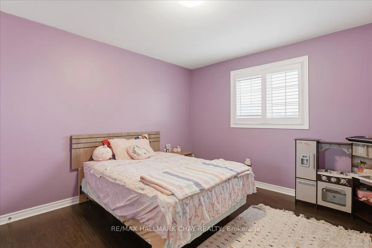 Photo 23 of 102 Esther Drive, Barrie, Painswick South — HOMEH